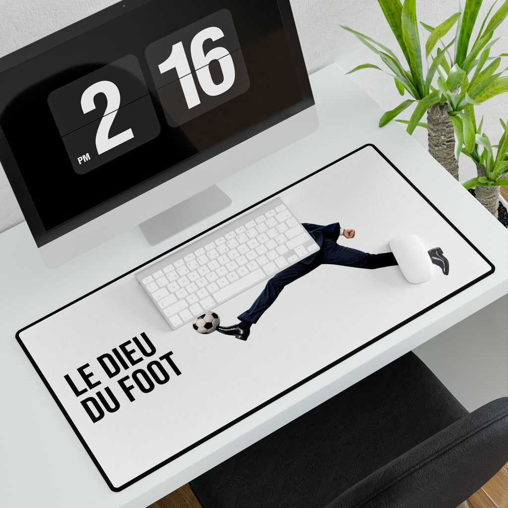 Tapis de bureau Le Dieu du foot — Envol